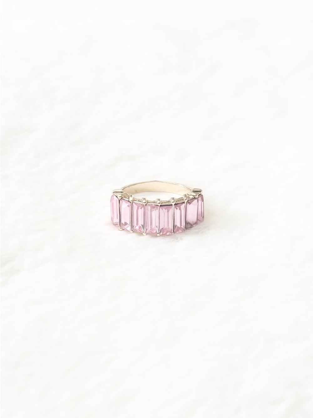 5/$15 🩷 MUST BUNDLE Gold & Pink Baguette Crystal Band Ring - Women Jewelry